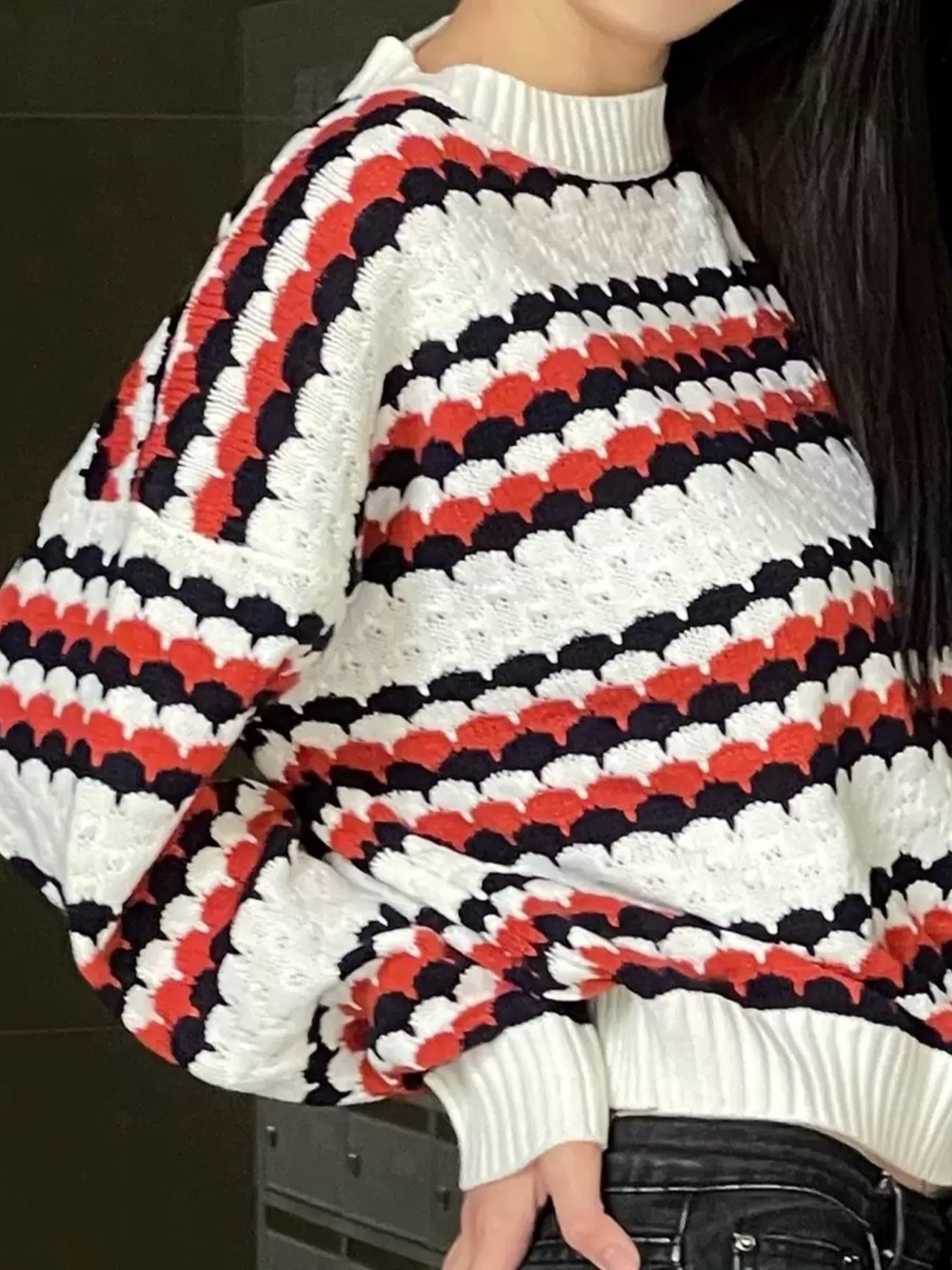 Striped Pattern Round Neck Sweater - Picture 4 of 7